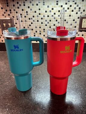 Stanley Flowstate Quencher 40oz Tumbler - Lot of 2 Coral & Teal GUC
